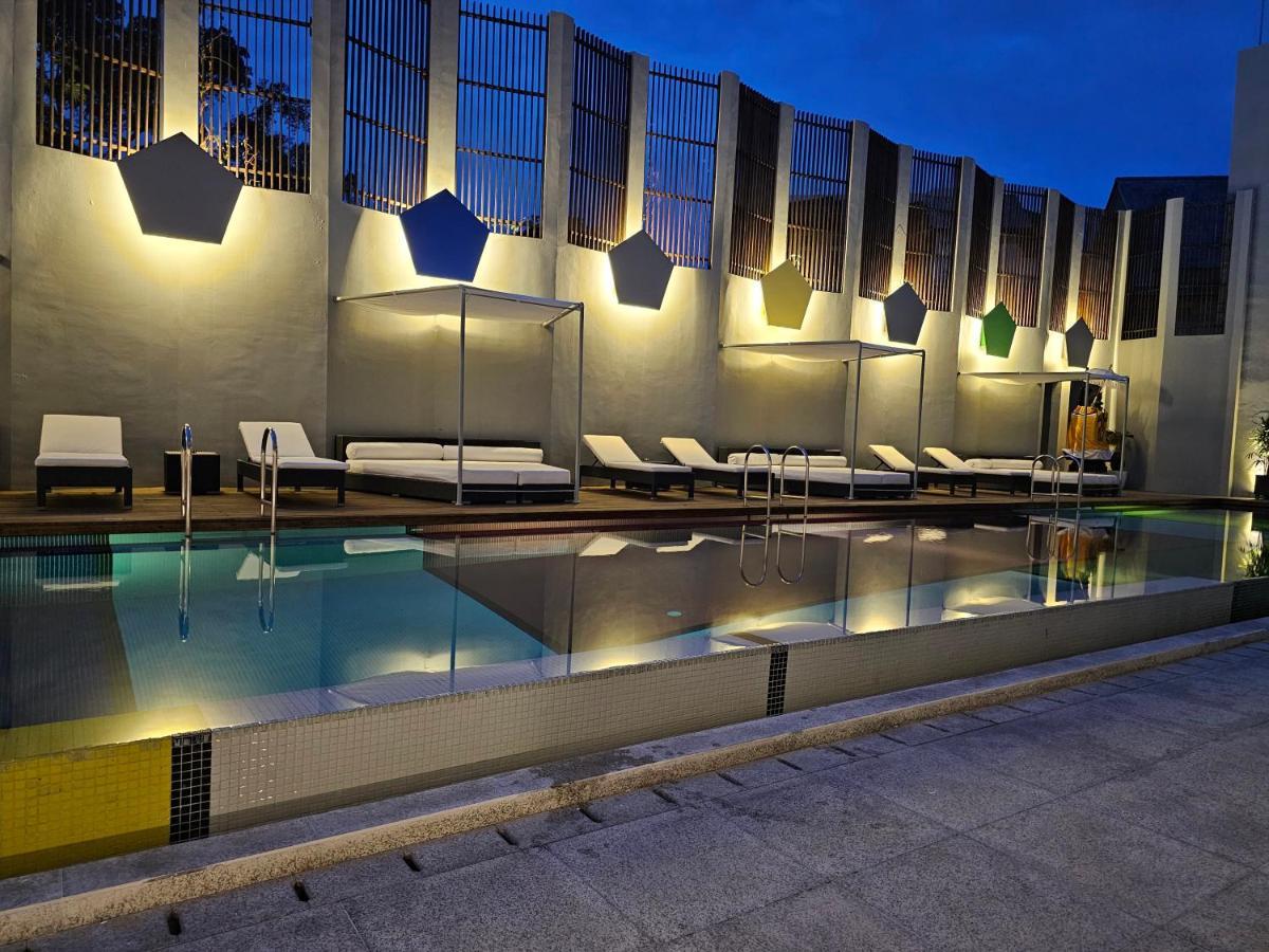 Chill Hotel Seminyak Exterior photo